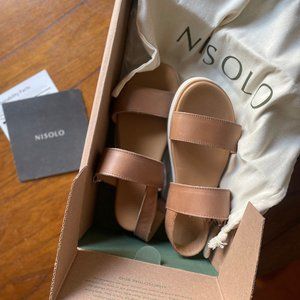 NEW Go-To Flatform Sandal Almond, Size 7, NWT